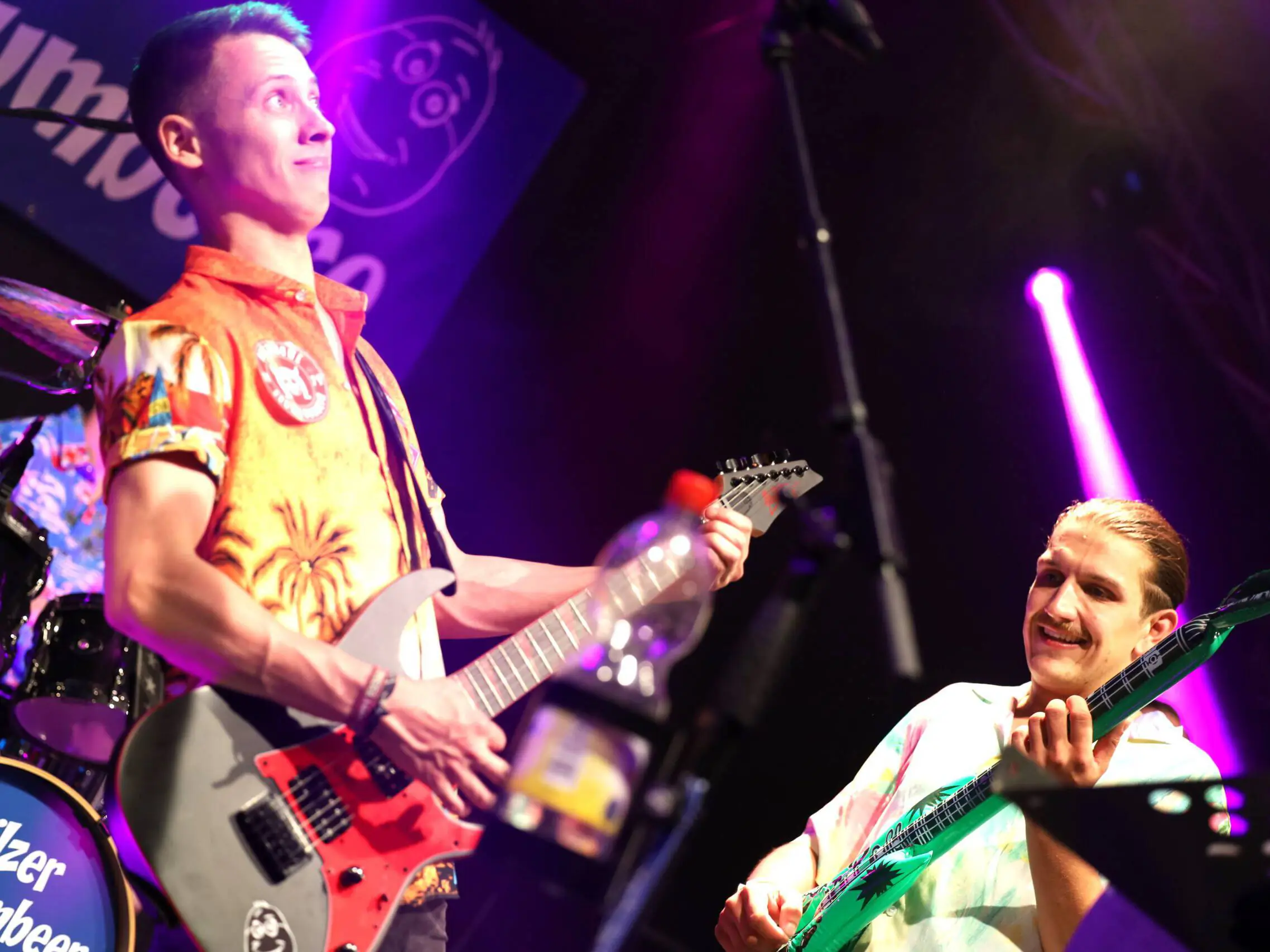 Frühgrumbeere Partyband Foto: Marco Brendel Gitarre Leo Björn Brezelfest 2023