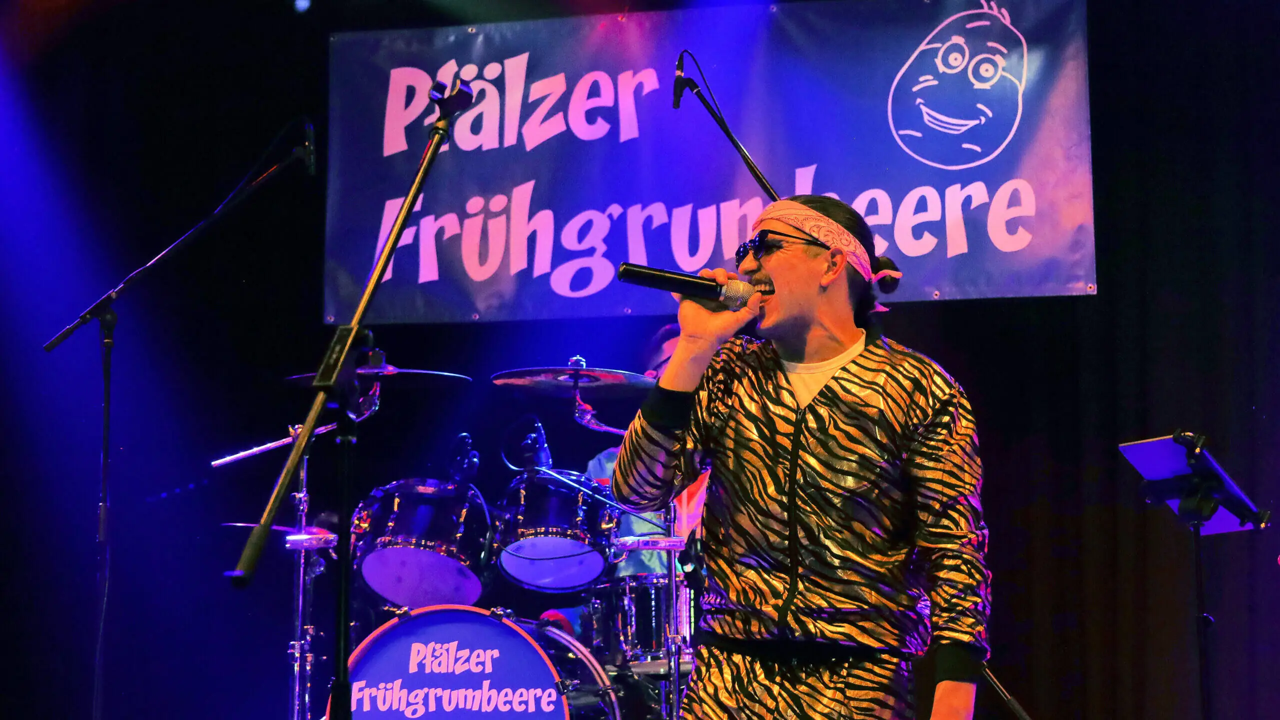 Frühgrumbeere Partyband Schmutziger Donnerstag Rheinhausen 2024 Foto: Marco Brendel