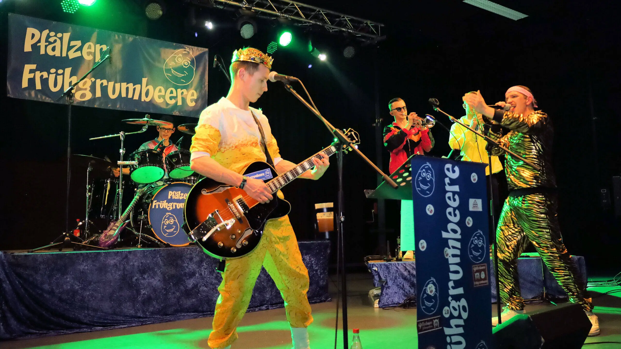 Frühgrumbeere Partyband Schmutziger Donnerstag Rheinhausen 2024 Foto: Marco Brendel