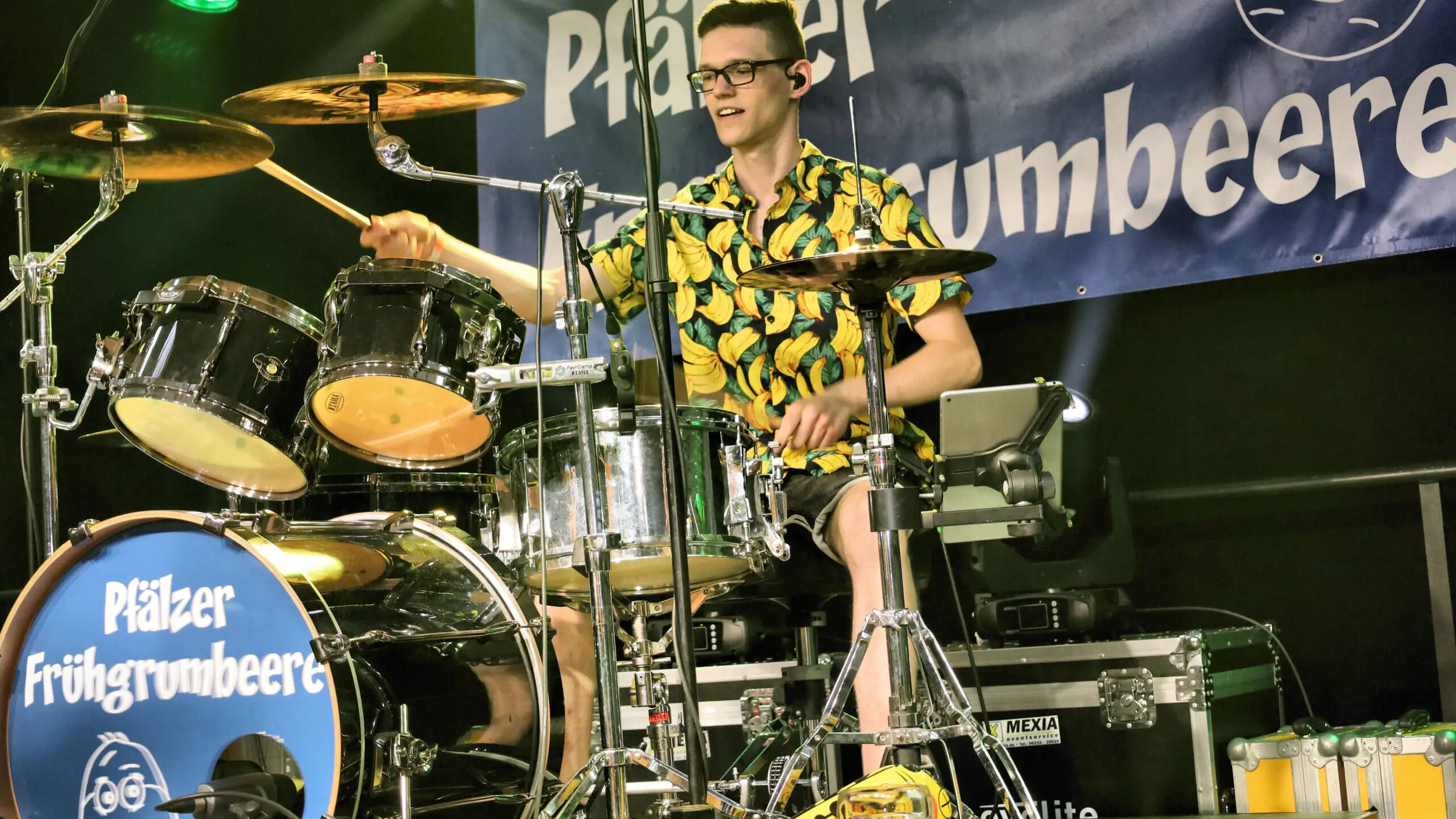 Frühgrumbeere Partyband Live Brezelfest Speyer 2024 Festzelt Foto: Marco Brendel